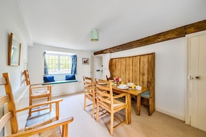Lower Farm Cottage, Stalbridge Weston: The breakfast room