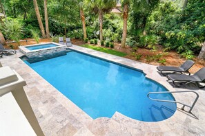 4 Ketch - Pool