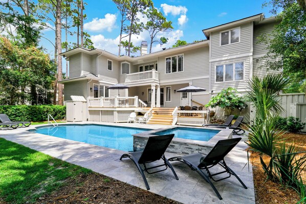 4 Ketch - Pool