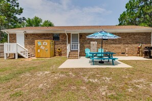 Private Backyard w/ Outdoor Shower