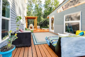 Shared Deck | Seating Area | Outdoor Dining