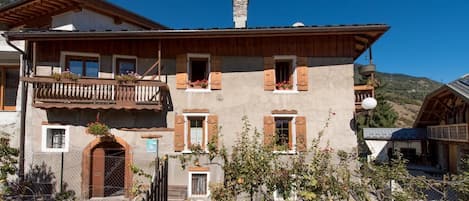 Gîte La Marmorine à Aime-La Plagne pour 14 personnes, 5 chambres et jardin clos