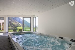 Indoor spa tub