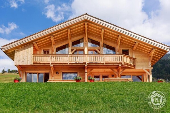 Gîte dans la moitié droite de la maison