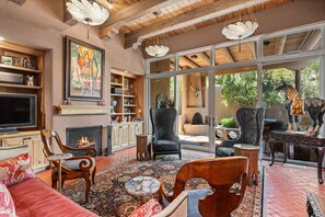6587 - Living Room with Fireplace and TV