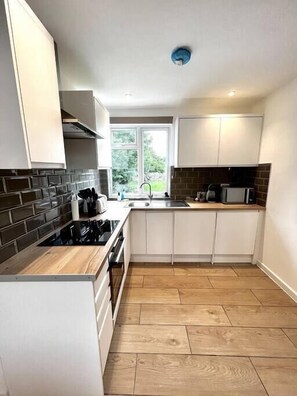 Kitchen (1)