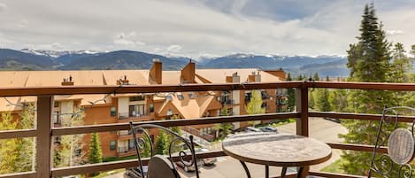 Silverthorne Vacation Rental | 2BR | 2BA | Elevator Access | 1,129 Sq Ft