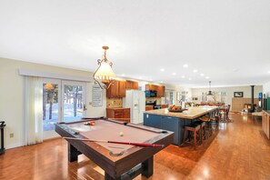 5* Review (Mark): "Great location, extremely comfortable and clean, and great place to entertain with the fun pool table and large bar/dining area. Very well furnished overall!" 