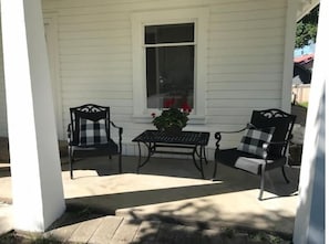 A perfect place for your morning coffee and chit chat time