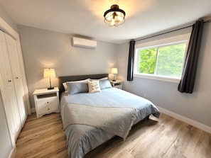 Master bedroom - King