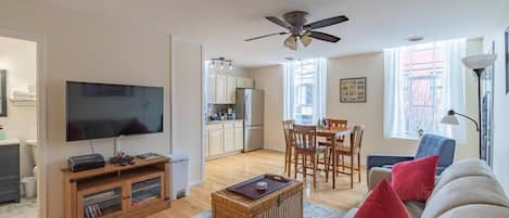 Living room and kitchen area with outstanding view of Miami Street