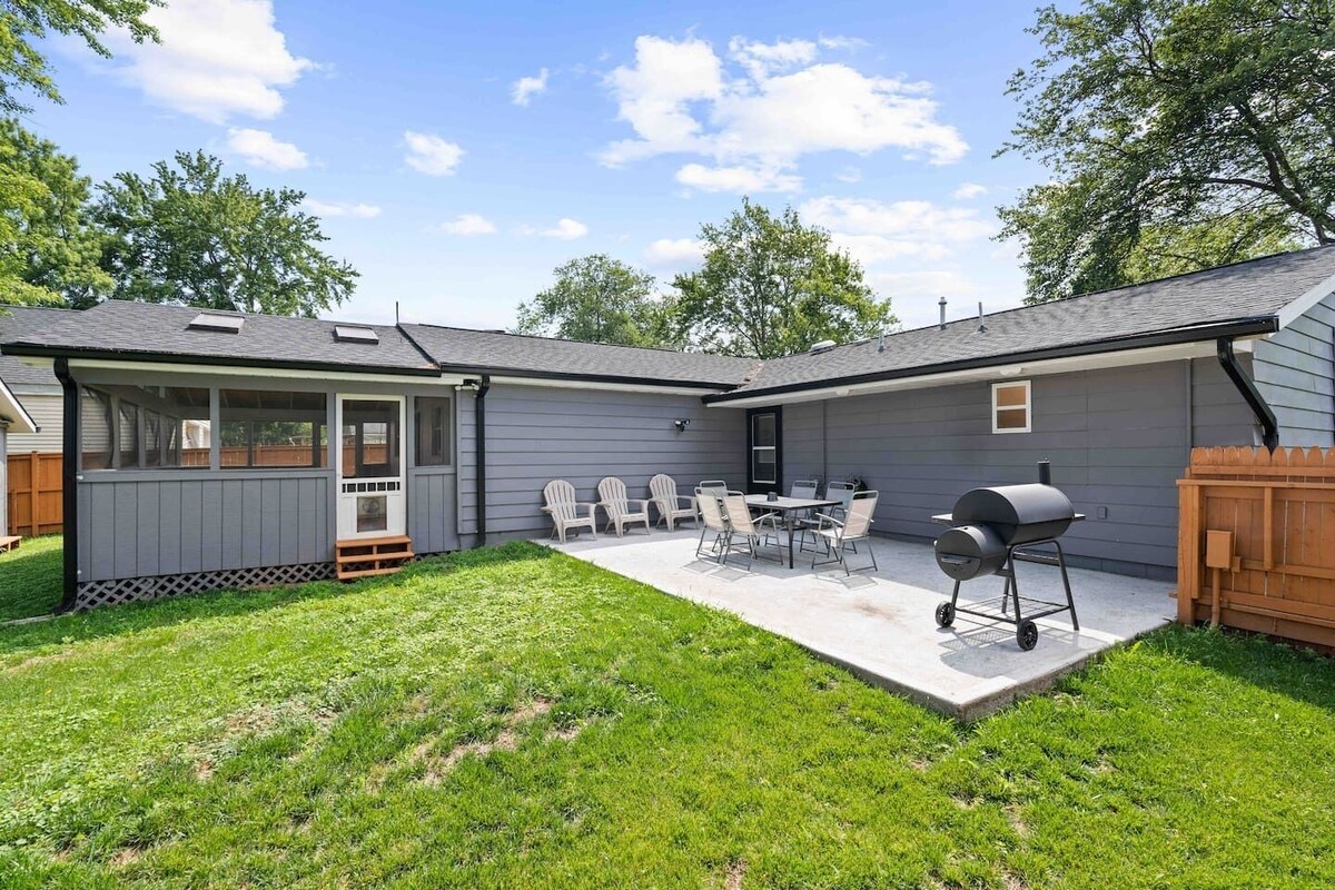Private 3BDR, Spacious 1LVL Home, Mins to Airport
