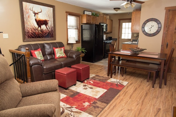 LIVING/DINING ROOM