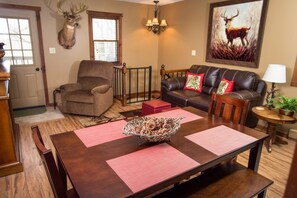LIVING/DINING ROOM