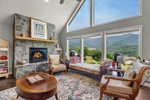 Light filled Living Room with those Views!