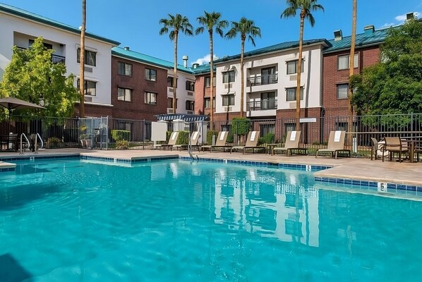 Outdoor Swimming pool