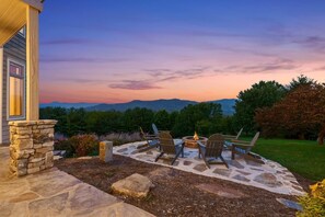 Enjoy Family Time by the Fire Pit