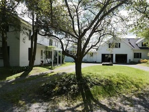 Hickory Hill House driveway, as you arrive