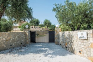 Villa Martha Perithia Corfu-Entrance