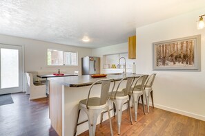 Kitchen | Breakfast Bar w/ Seating | Dishwasher