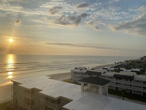 Vista para praia/oceano