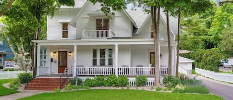 Outside - Front 3