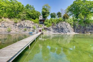 Private Dock | Waterfront Bar | Kayaks & Paddle Boards | Lake Views