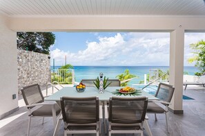 4 Bedroom Beachfront Property with private pool (1953)