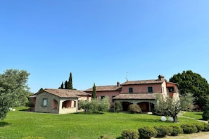 Esterni