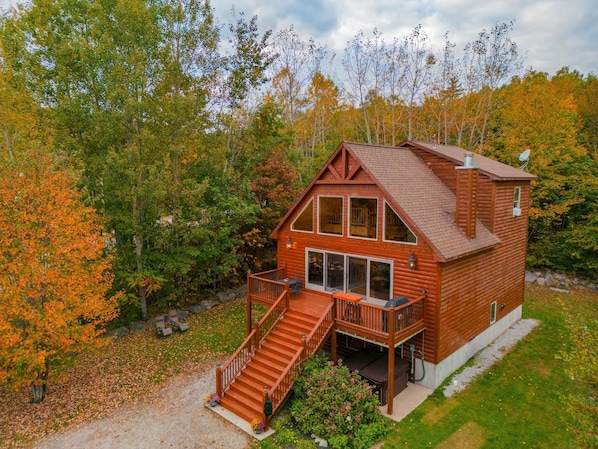 This beautifully maintained chalet is your home away from home!