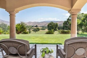Enjoy a relaxing getaway! It doesn't get better than this.