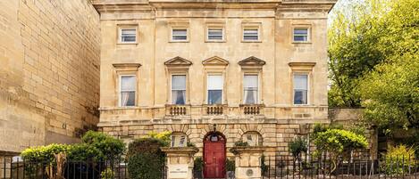 Admirals House charming exterior