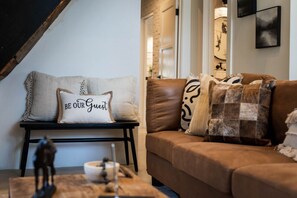 Decorative details in Barn Cottage