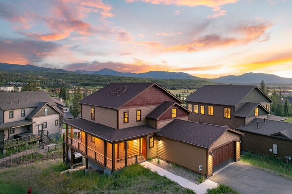 Welcome To Your Mountain Chalet!