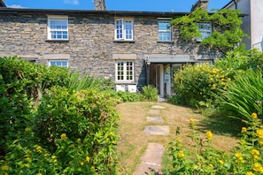 Red Robin Cottage | Ambleside | Front Garden