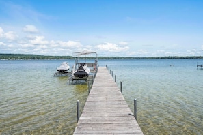 Private Dock & Sandy Bottom Frontage on Crooked Lake