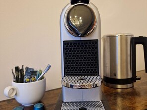 Kaffee und/oder Kaffeemaschine