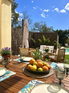 Outdoor dining