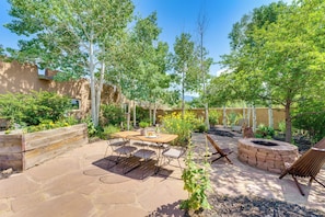 Main Large Courtyard | Outdoor Seating & Dining | Fire Pit