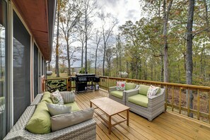 Deck | Grill
