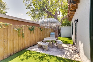 Private Patio | Dining Area