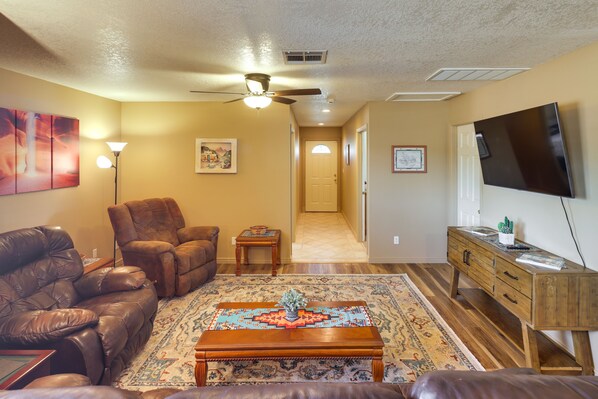 Bullhead City Vacation Rental | 3BR | 2BA | 1,270 Sq Ft | Step-Free Access