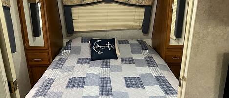 Comfortable Unit with Double size bed