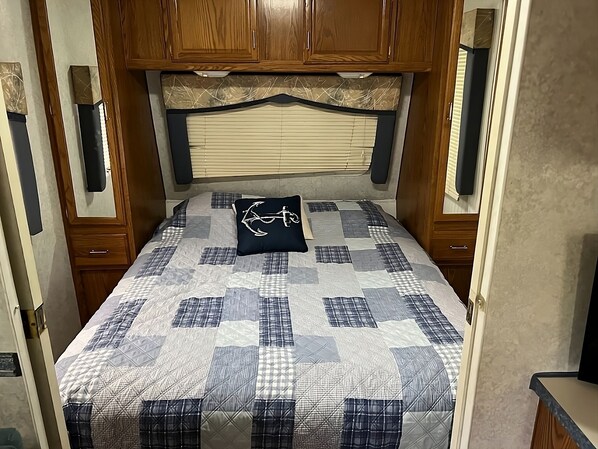 Comfortable Unit with Double size bed