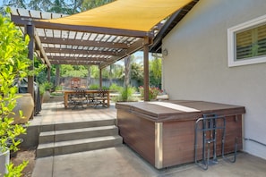 Covered Patio | Gas Grill | Private Hot Tub