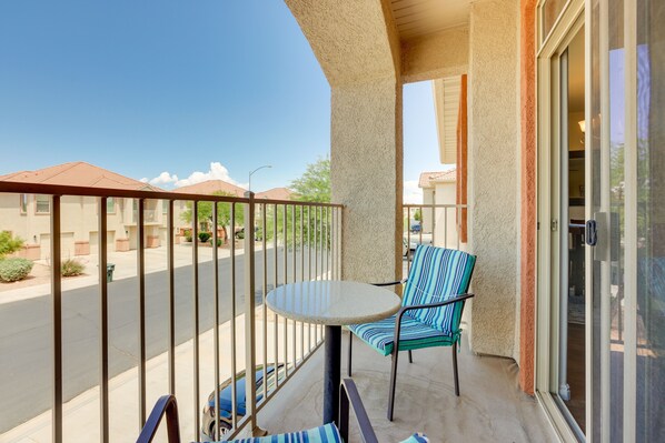 Mesquite Vacation Rental | 2BR | 2BA | 1,130 Sq Ft | Stairs Required