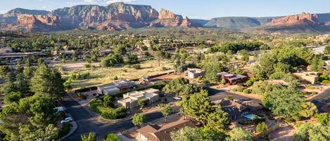 The house has amazing views of the red rocks of Sedona!