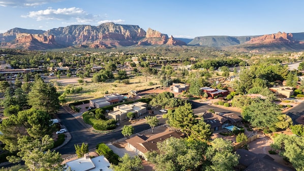 The house has amazing views of the red rocks of Sedona!