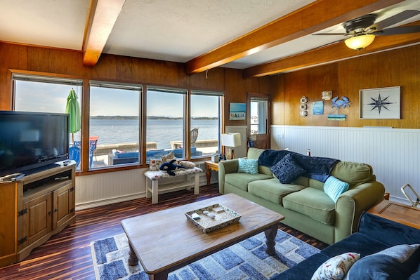 Blaine Vacation Rental | 3BR | 2BA | 1,200 Sq Ft | Step-Free Access