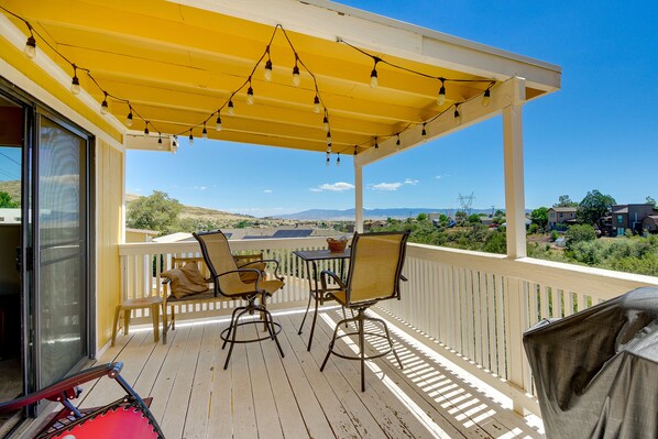 Prescott Vacation Rental | 2BR | 2BA | 2,200 Sq Ft | 2 Steps Required